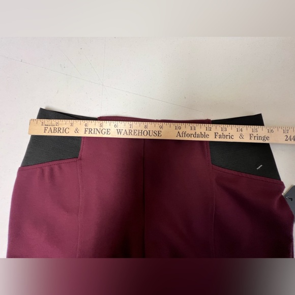 JONES NEW YORK PONTE KNIT PULL ON PANTS W/ELASTIC INSETS SIZE LARGE MERLOT COLOR - Picture 6 of 10